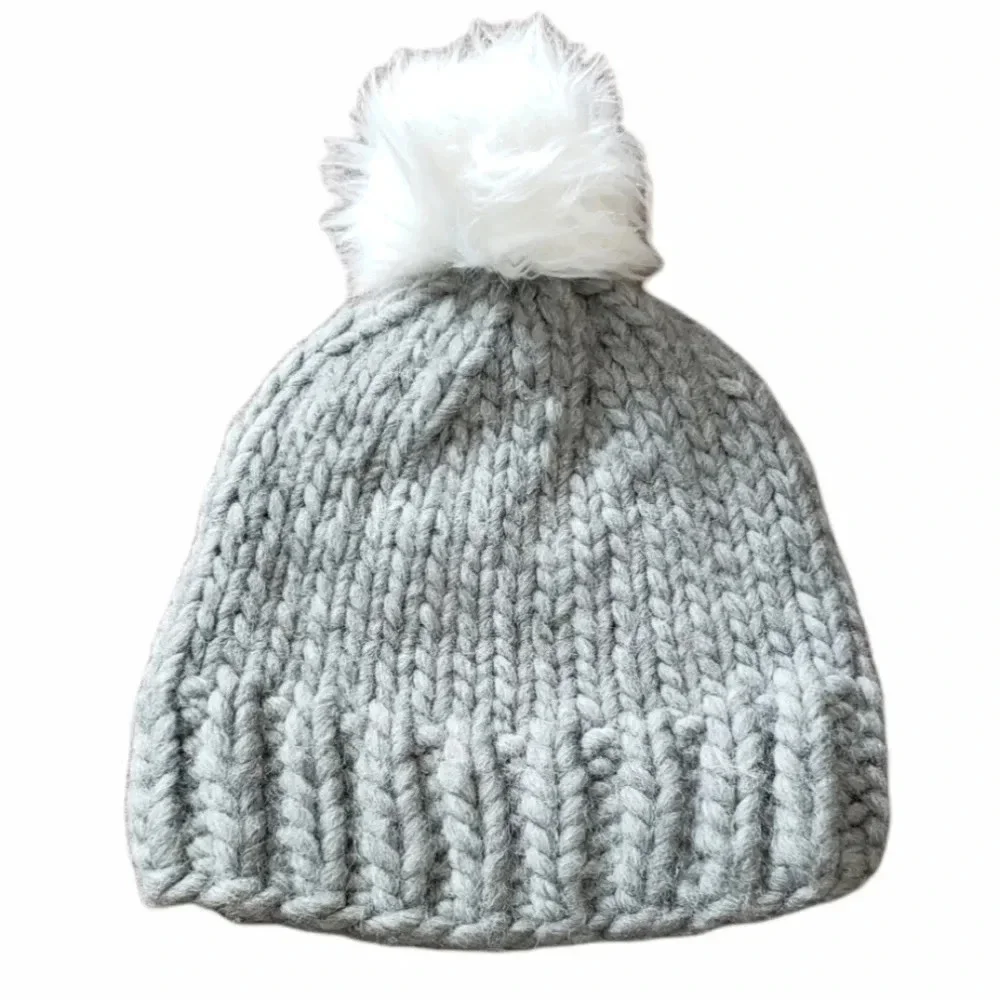 Cursive L Gray Chunky Knit Pom Pom Hat